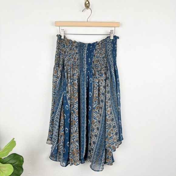 VICI Smocked Off The Shoulder Flowy Boho Print Top Sz L - Picture 1 of 7